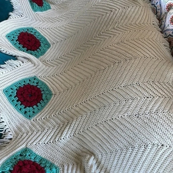 Unique Vintage Handmade Knitted Afghan - Picture 6 of 7